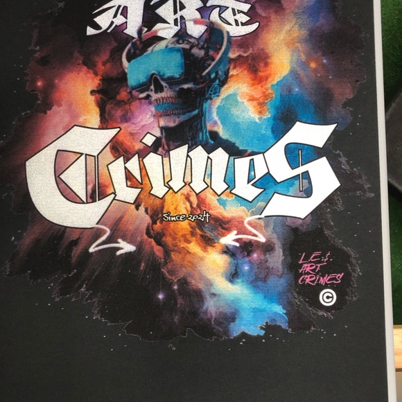 Exclusive, brand new Limited edition         L.E.S Art Crimes size XL🙆🏽‍♂️🔥🔥 - Picture 2 of 4